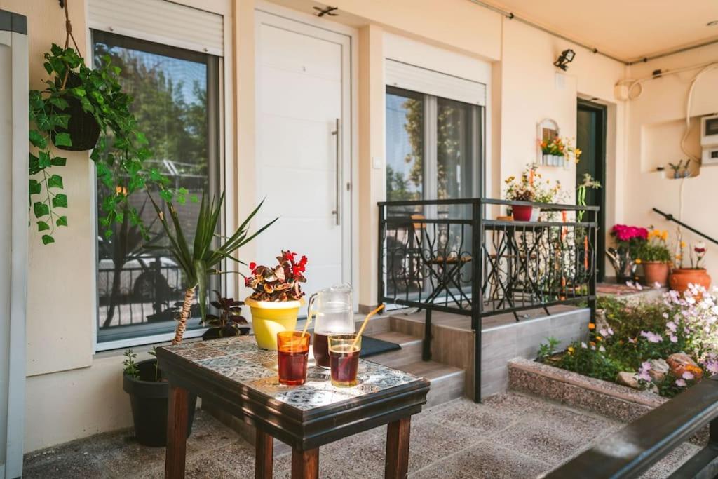 לריסה Elenis Cozy Apartment מראה חיצוני תמונה